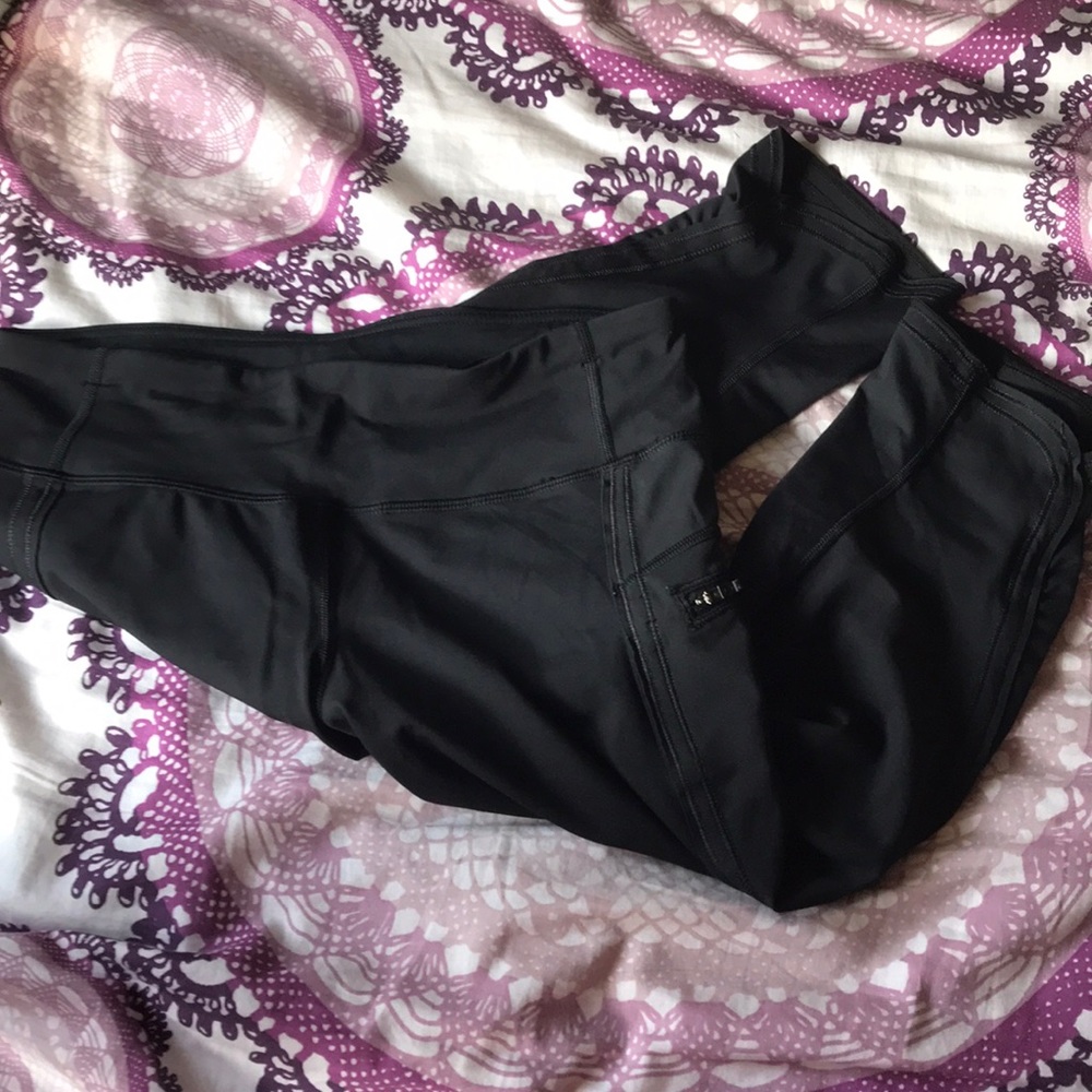 Lululemon cropped pants